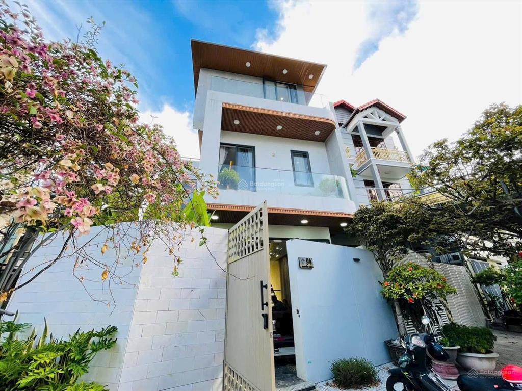 Cho thuê bt 5pn 5wc 300m2, giá 60 triệu ở nguyễn sơn, hải châu, đà nẵng