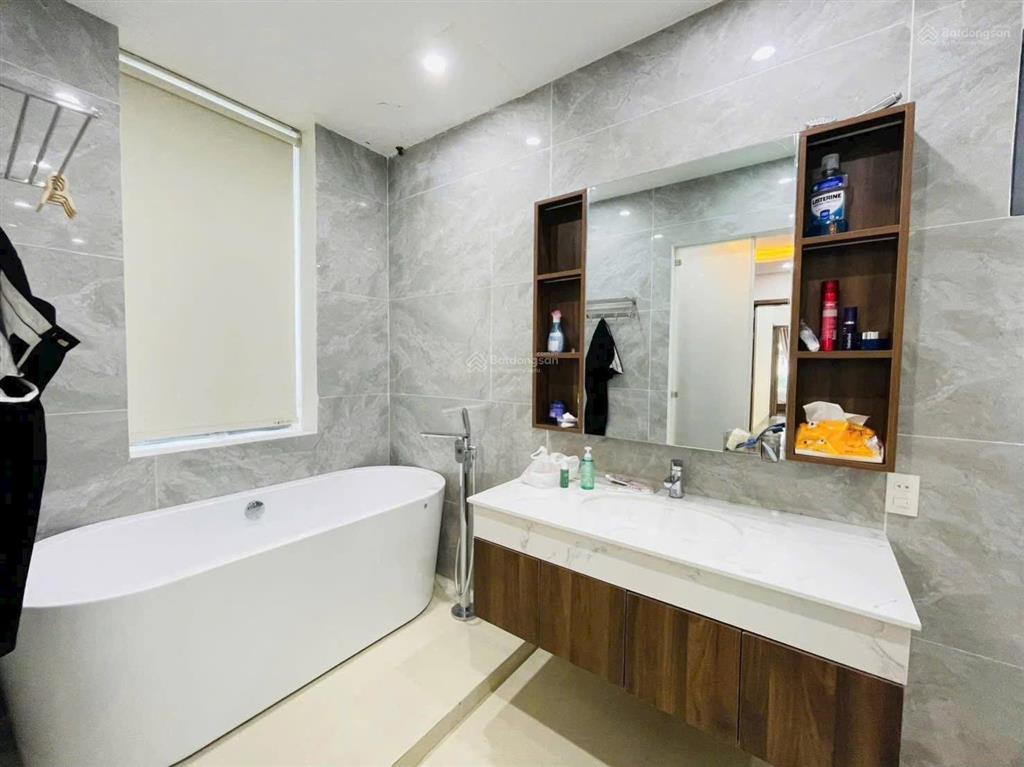 Cho thuê bt 5pn 5wc 300m2, giá 60 triệu ở nguyễn sơn, hải châu, đà nẵng