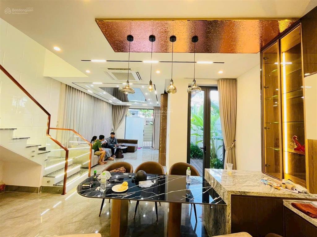 Cho thuê bt 5pn 5wc 300m2, giá 60 triệu ở nguyễn sơn, hải châu, đà nẵng