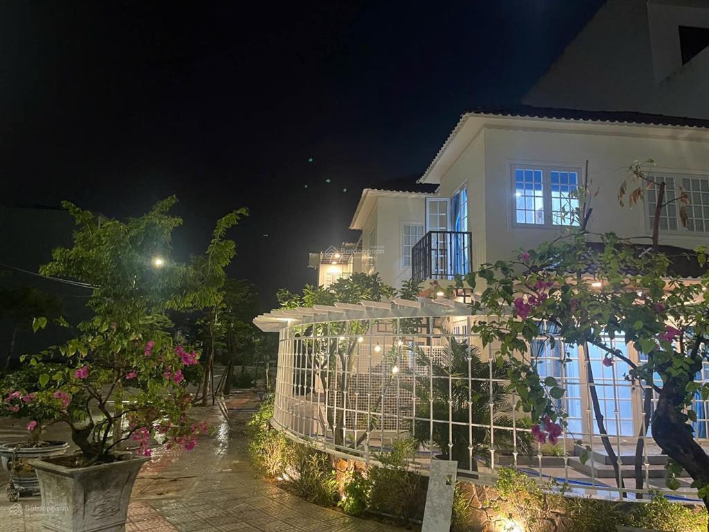 Cho thuê biệt thự 150m2, 5pn, 4wc ở phường hòa xuân, 55 triệu vnd