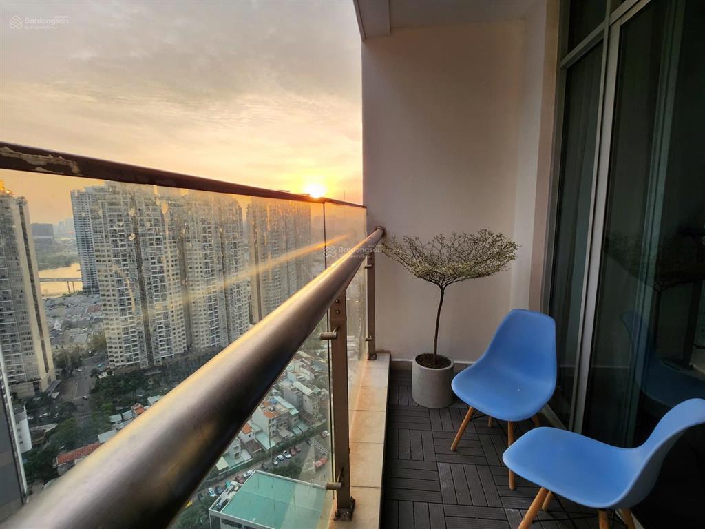 Cần bán căn hộ studio 1pn park 6, tầng đẹp, sẵn sổ hồng và hđt, giá chỉ 6.2 tỷ còn thương lượng