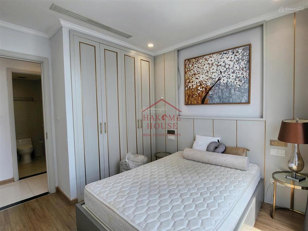 Cho thuê căn góc 3pn 108m2 tòa landmark 4, full nội thất decor, view đẹp, giá 42tr còn tl