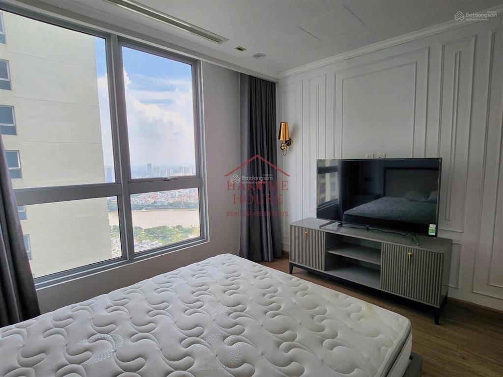Cho thuê căn góc 3pn 108m2 tòa landmark 4, full nội thất decor, view đẹp, giá 42tr còn tl