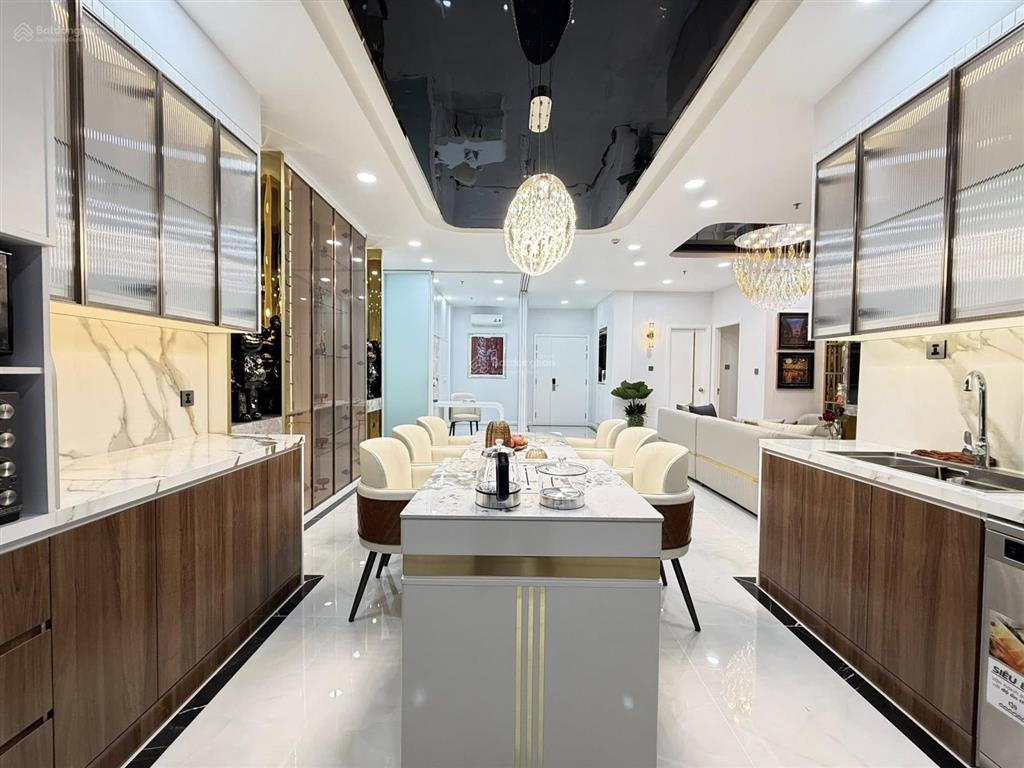 Bán penthouse 3pn+1 ngay khu landmark 81, nội thất mới 100%, sẵn sổ hồng, giá 25.9 tỷ còn tl