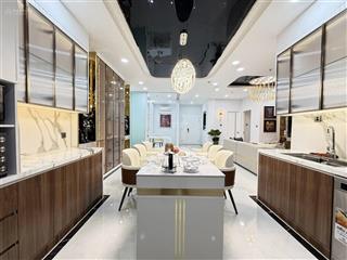 Bán penthouse 3pn+1 ngay khu landmark 81, nội thất mới 100%, sẵn sổ hồng, giá 25.9 tỷ còn tl
