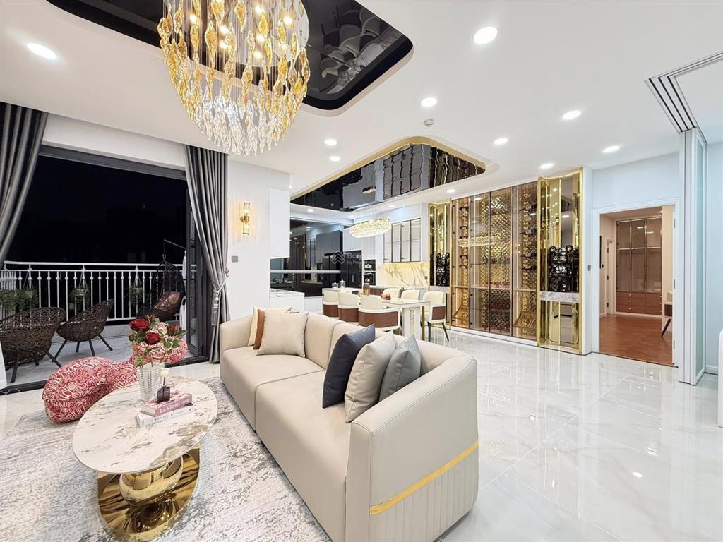 Bán penthouse 3pn+1 ngay khu landmark 81, nội thất mới 100%, sẵn sổ hồng, giá 25.9 tỷ còn tl