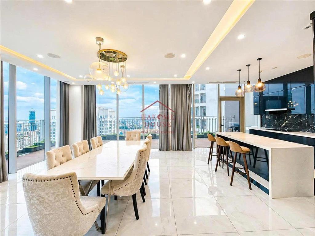 Cho thuê siêu penthouse 300m2 tòa landmark, nội thất luxury, sân vườn lớn, dọn vào ngay