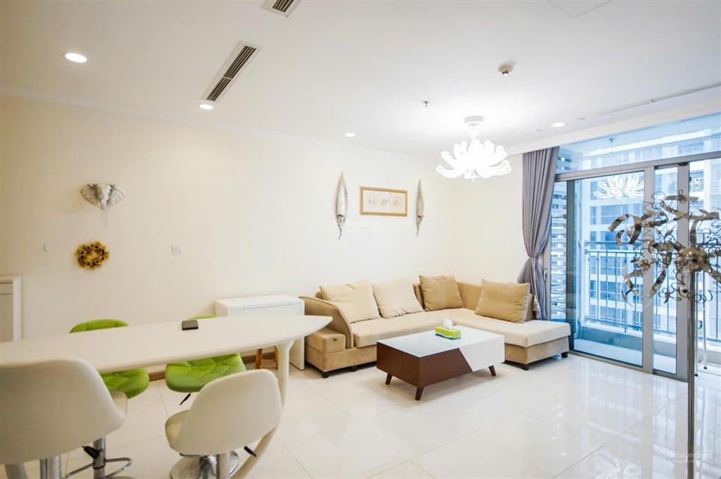 Cho thuê 1pn 53m2 decor đẹp gần lm81, phòng khách rộng, view sông mát, giá thật chỉ 20tr/tháng