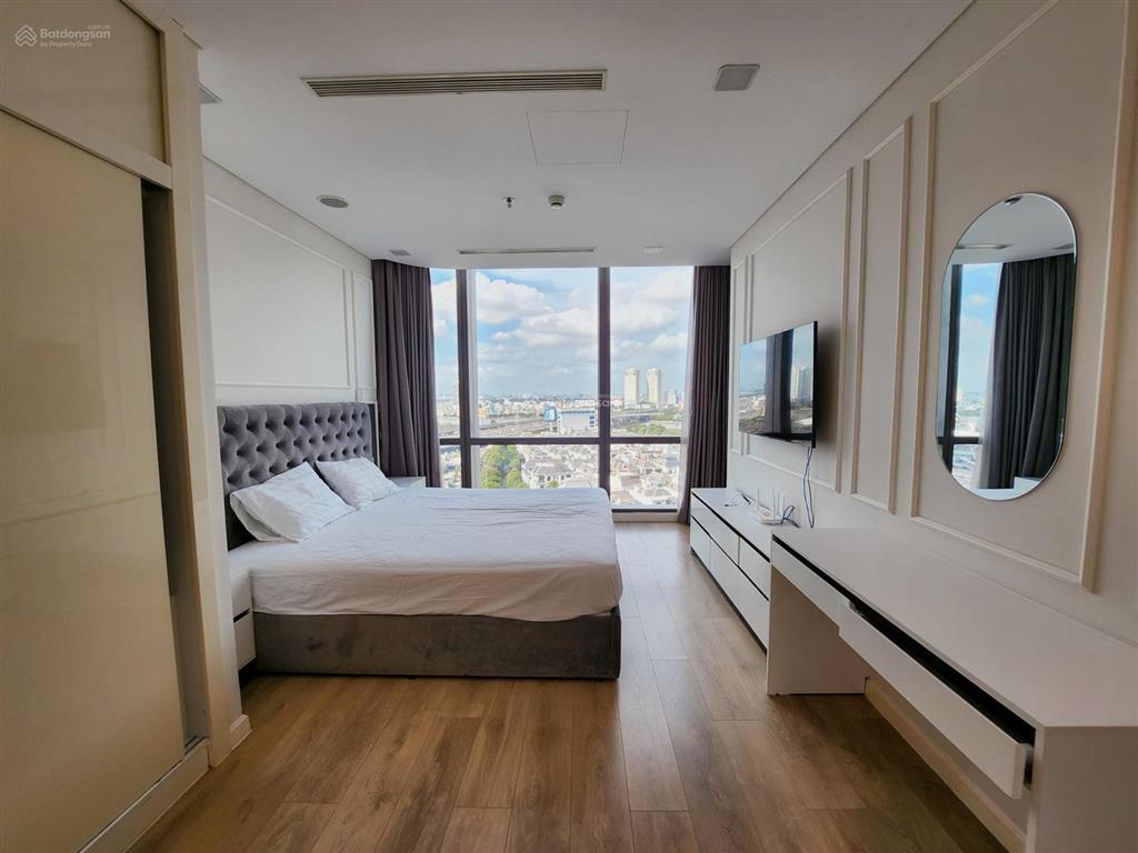 Duy nhất căn hộ 2pn landmark 81 view trực diện sông hiếm, decor sang trọng, giá 54tr còn tl