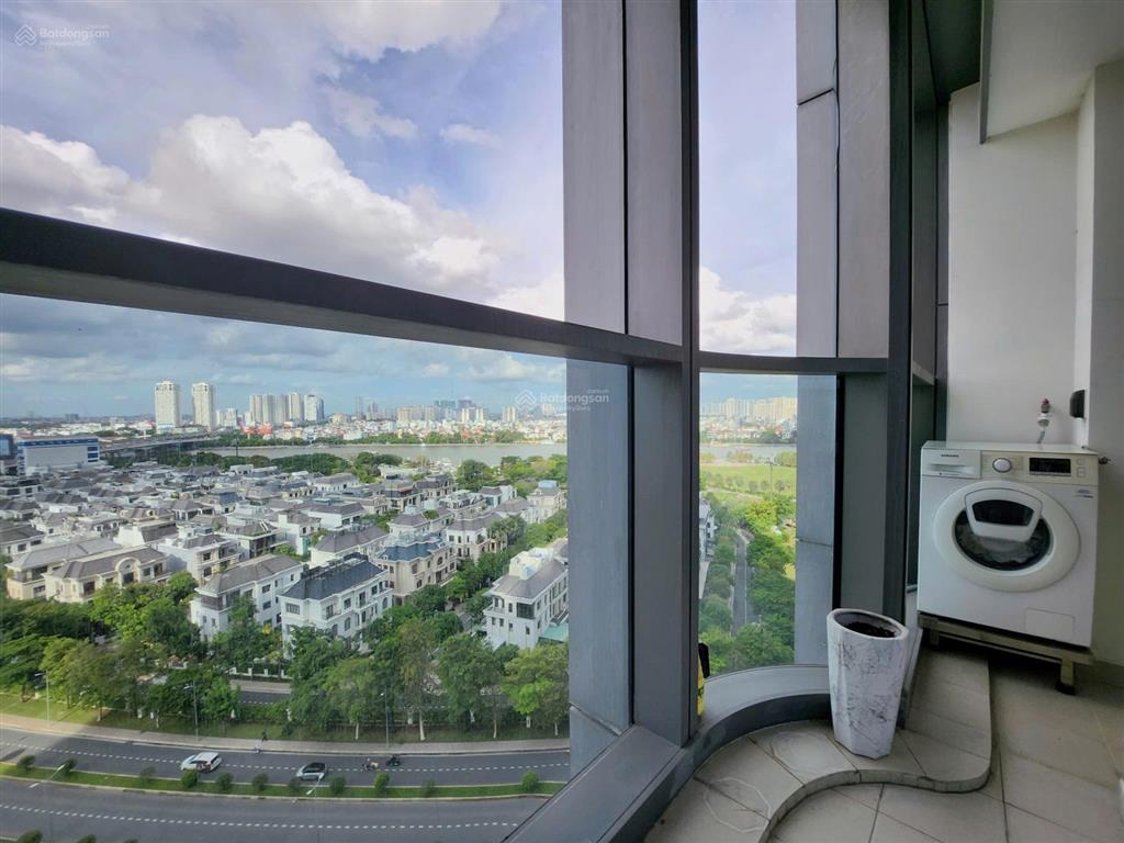 Duy nhất căn hộ 2pn landmark 81 view trực diện sông hiếm, decor sang trọng, giá 54tr còn tl