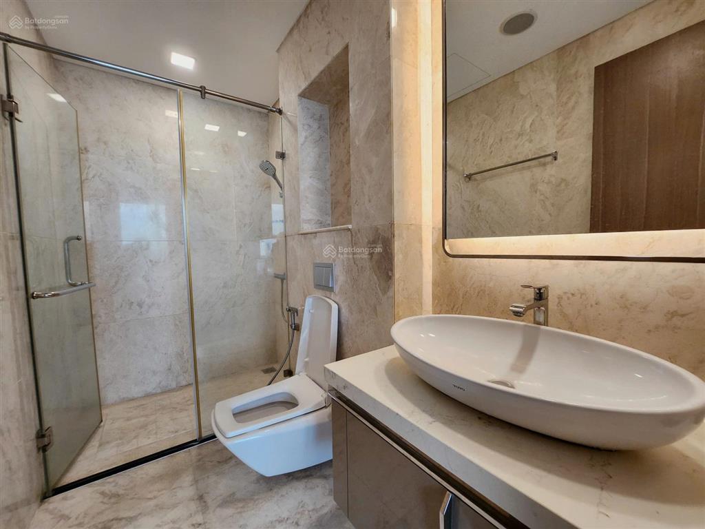 Duy nhất căn hộ 2pn landmark 81 view trực diện sông hiếm, decor sang trọng, giá 54tr còn tl