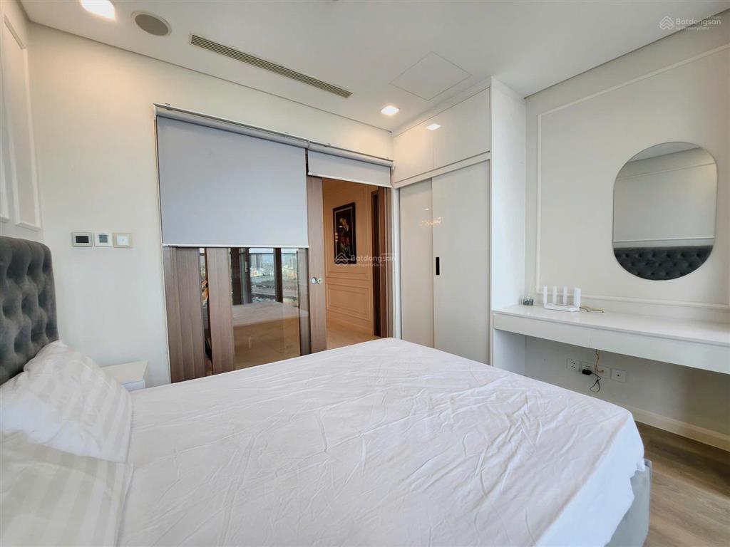 Duy nhất căn hộ 2pn landmark 81 view trực diện sông hiếm, decor sang trọng, giá 54tr còn tl