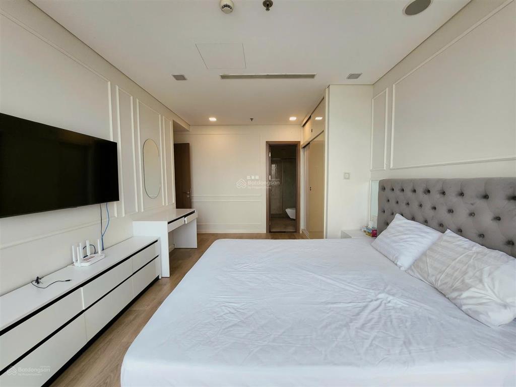 Duy nhất căn hộ 2pn landmark 81 view trực diện sông hiếm, decor sang trọng, giá 54tr còn tl