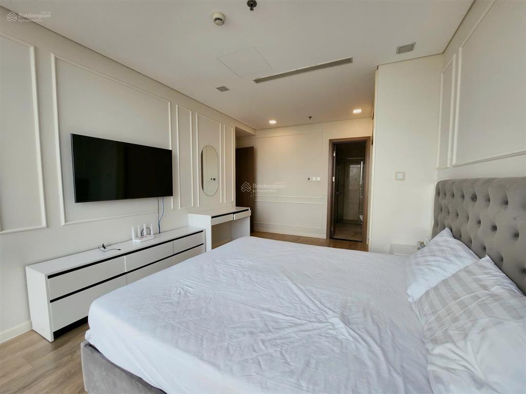 Duy nhất căn hộ 2pn landmark 81 view trực diện sông hiếm, decor sang trọng, giá 54tr còn tl