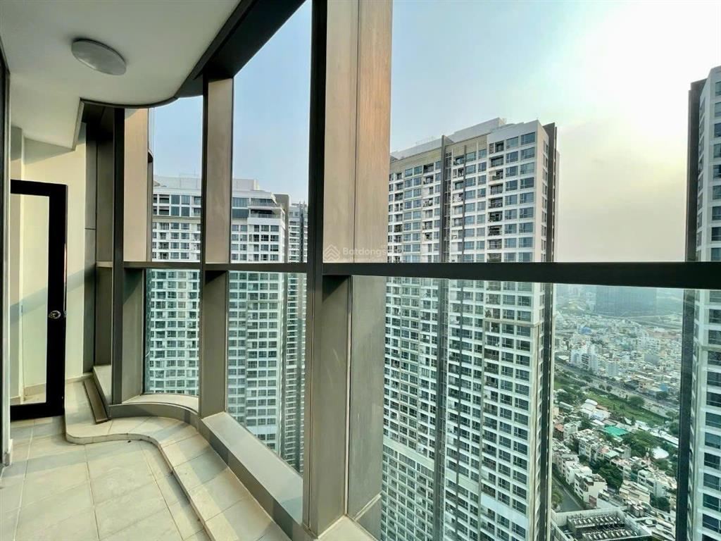 Bán gấp căn hộ 2pn 94m2 trục view metro đẹp tháp landmark 81, sổ hồng sẵn còn tl