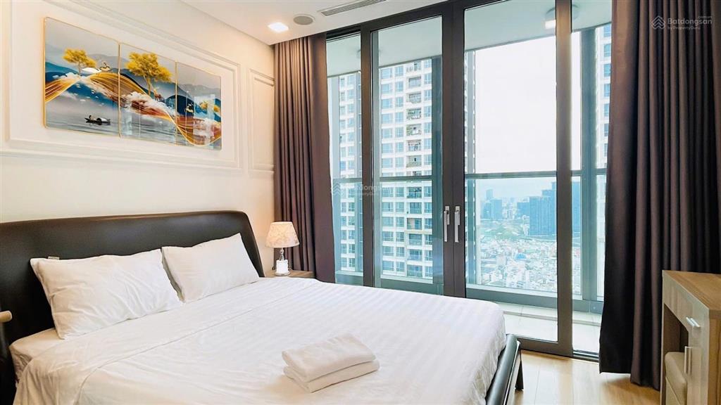 Bán gấp căn hộ 2pn 94m2 trục view metro đẹp tháp landmark 81, sổ hồng sẵn còn tl