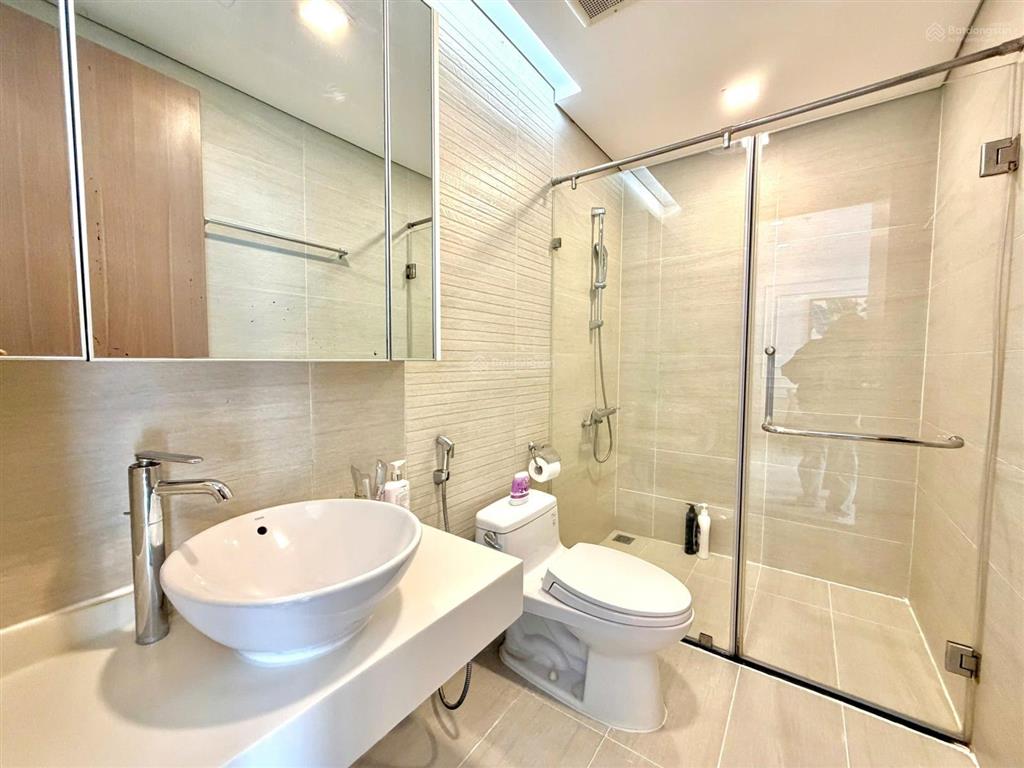 Cần bán căn hộ 2pn 82m2 tòa landmark gần lm81, giá mềm chỉ 8.6 tỷ bao hết