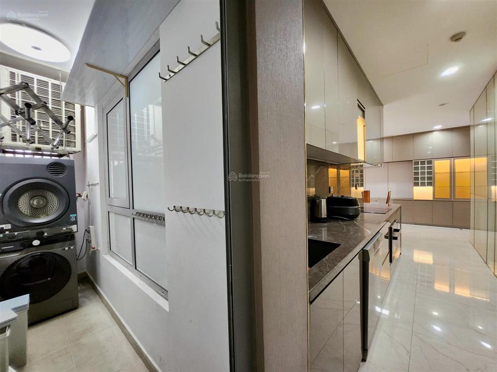 Cho thuê 2pn 84m2 view sông, full nội thất xịn đẹp tại vinhomes central park, giá 28tr bao phí tl