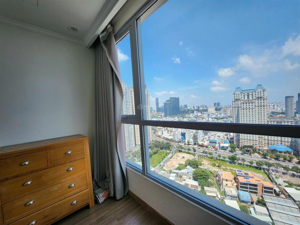 Cho thuê căn hộ 3pn 127m2 giá tốt chỉ 32tr/tháng, nhà mát view thoáng, phòng khách cực rộng