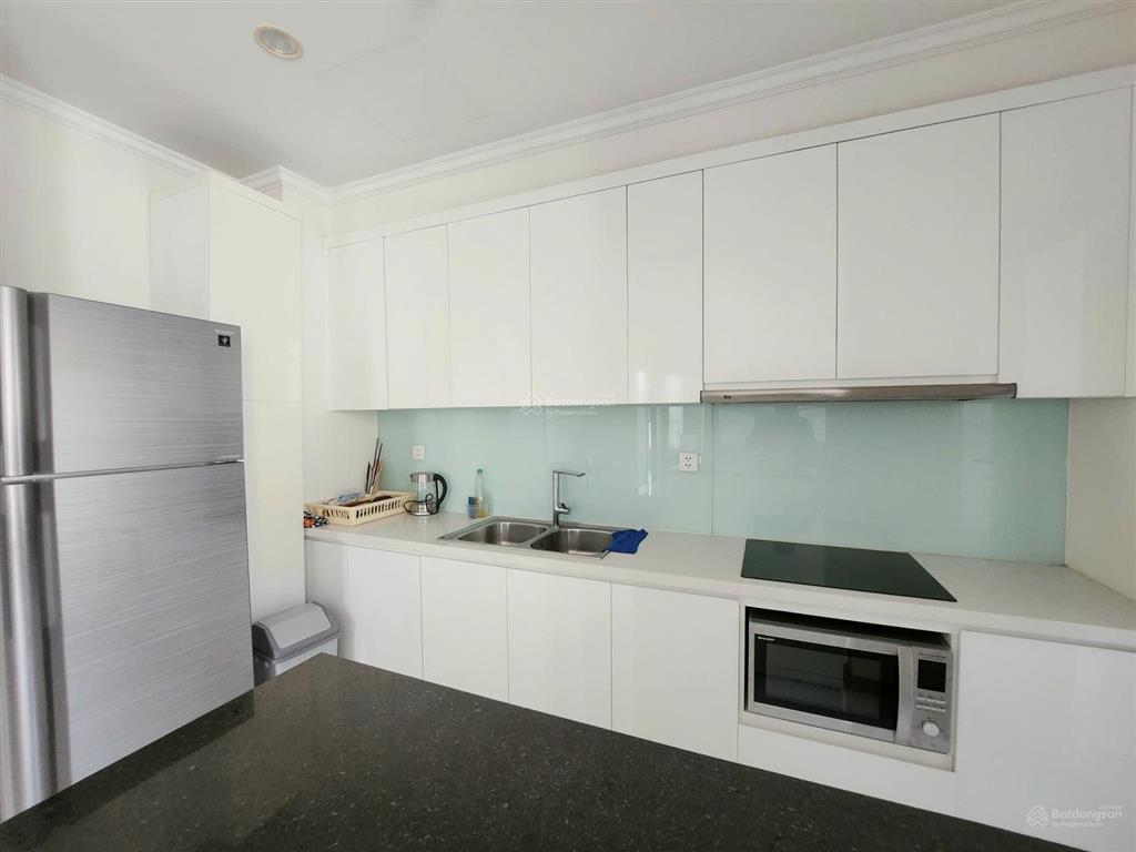 Cho thuê căn hộ 3pn 127m2 giá tốt chỉ 32tr/tháng, nhà mát view thoáng, phòng khách cực rộng