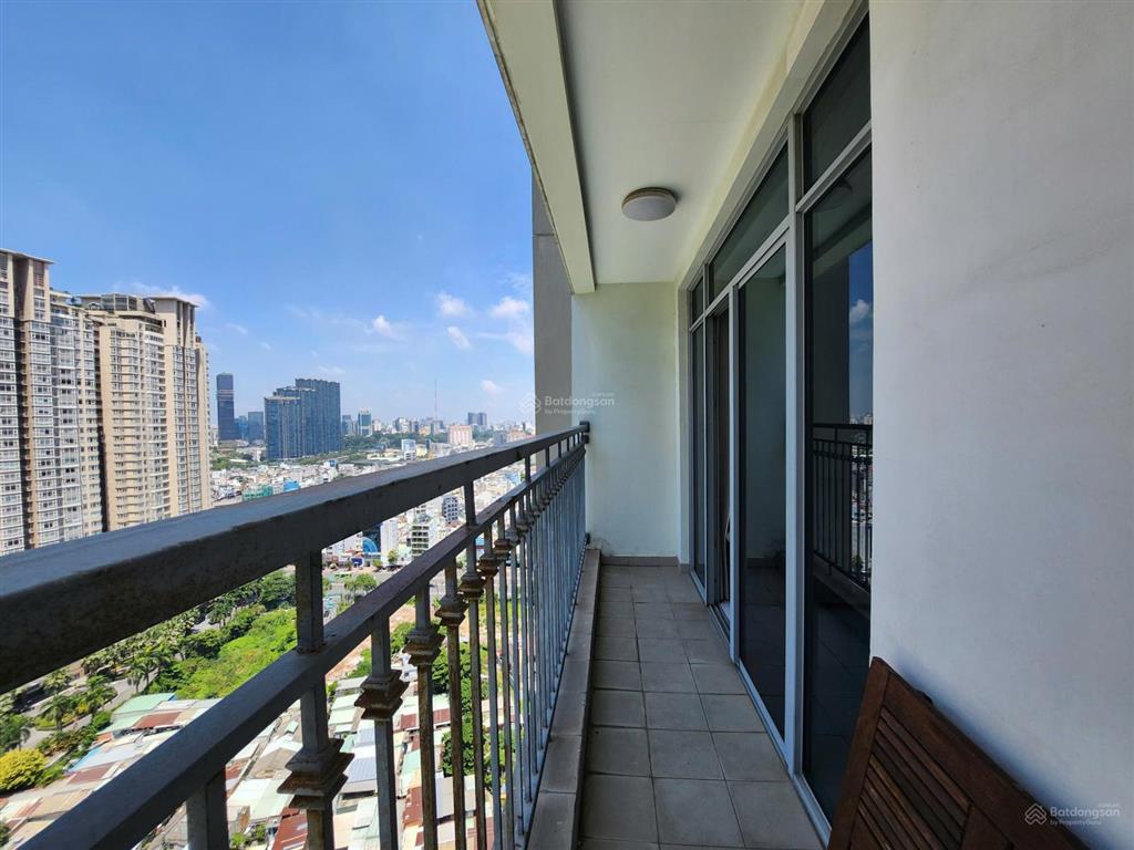 Cho thuê căn hộ 3pn 127m2 giá tốt chỉ 32tr/tháng, nhà mát view thoáng, phòng khách cực rộng