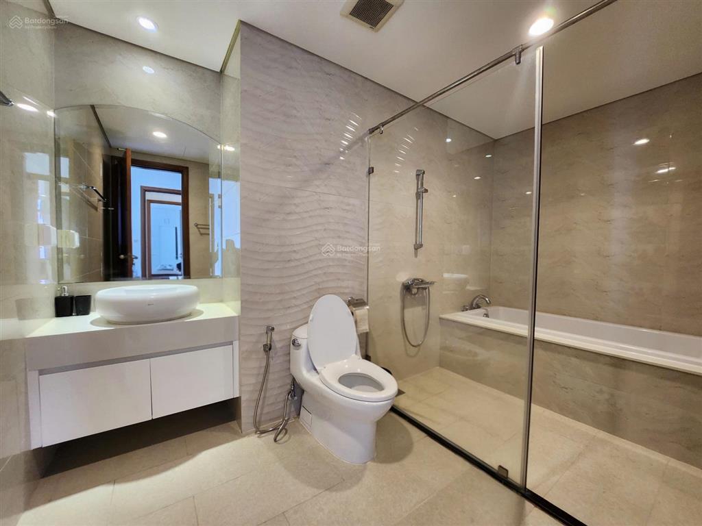 Cho thuê căn hộ 3pn 127m2 giá tốt chỉ 32tr/tháng, nhà mát view thoáng, phòng khách cực rộng