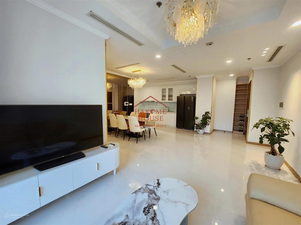 Cho thuê căn 3pn nội thất sang trọng tòa landmark, có bồn tắm nằm, view bitexco siêu đẹp
