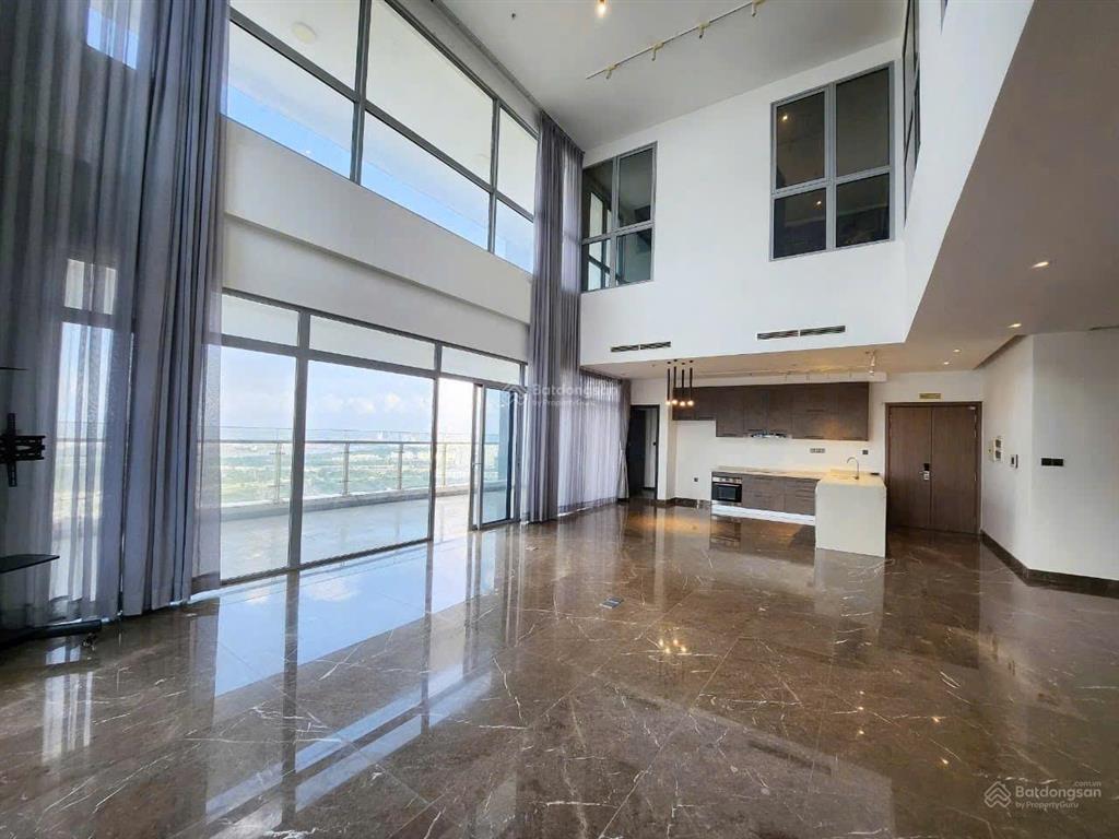 Cho thuê siêu căn hộ penthouse 494m2, thiết kế thông tầng hiếm, view sông không chắn