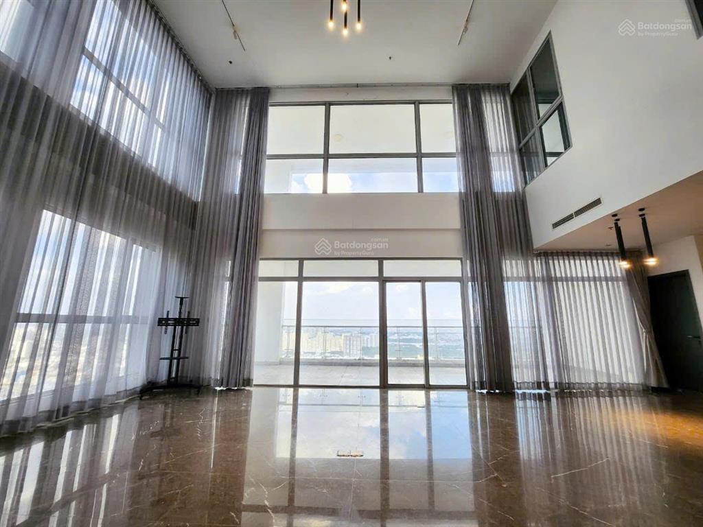 Cho thuê siêu căn hộ penthouse 494m2, thiết kế thông tầng hiếm, view sông không chắn