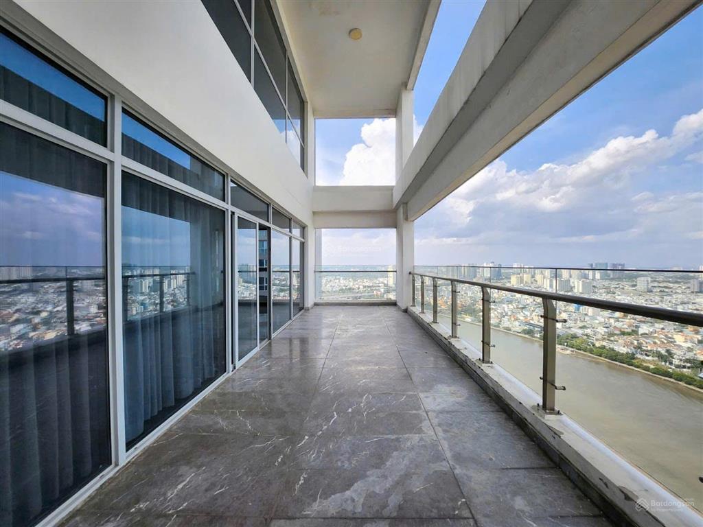 Cho thuê siêu căn hộ penthouse 494m2, thiết kế thông tầng hiếm, view sông không chắn