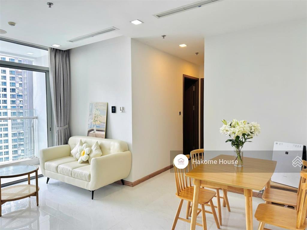 Cần bán căn 2pn 76m2 decor đẹp tòa park 6, view thành phố thoáng, sẵn sổ, giá 9.7 tỷ còn tl