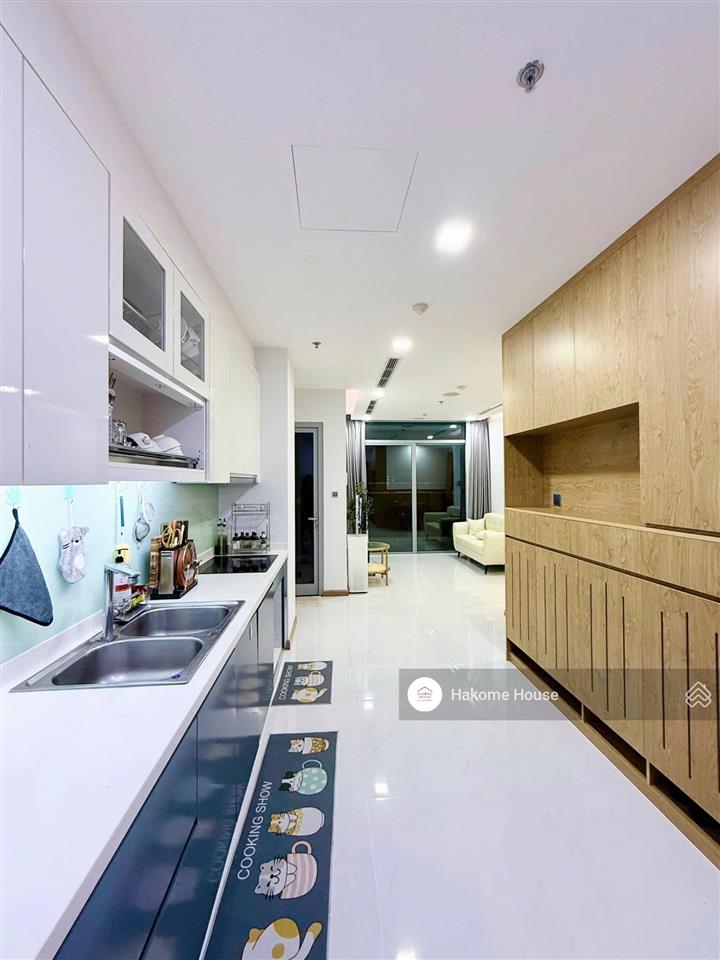 Cần bán căn 2pn 76m2 decor đẹp tòa park 6, view thành phố thoáng, sẵn sổ, giá 9.7 tỷ còn tl