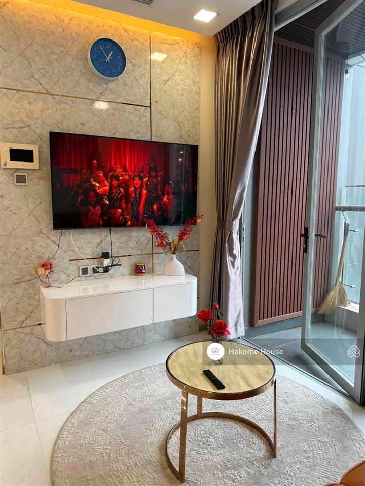 Cần bán căn hộ 2pn 75m2 full nội thất decor mới đẹp tòa park, sẵn sổ hồng sang tên nhanh