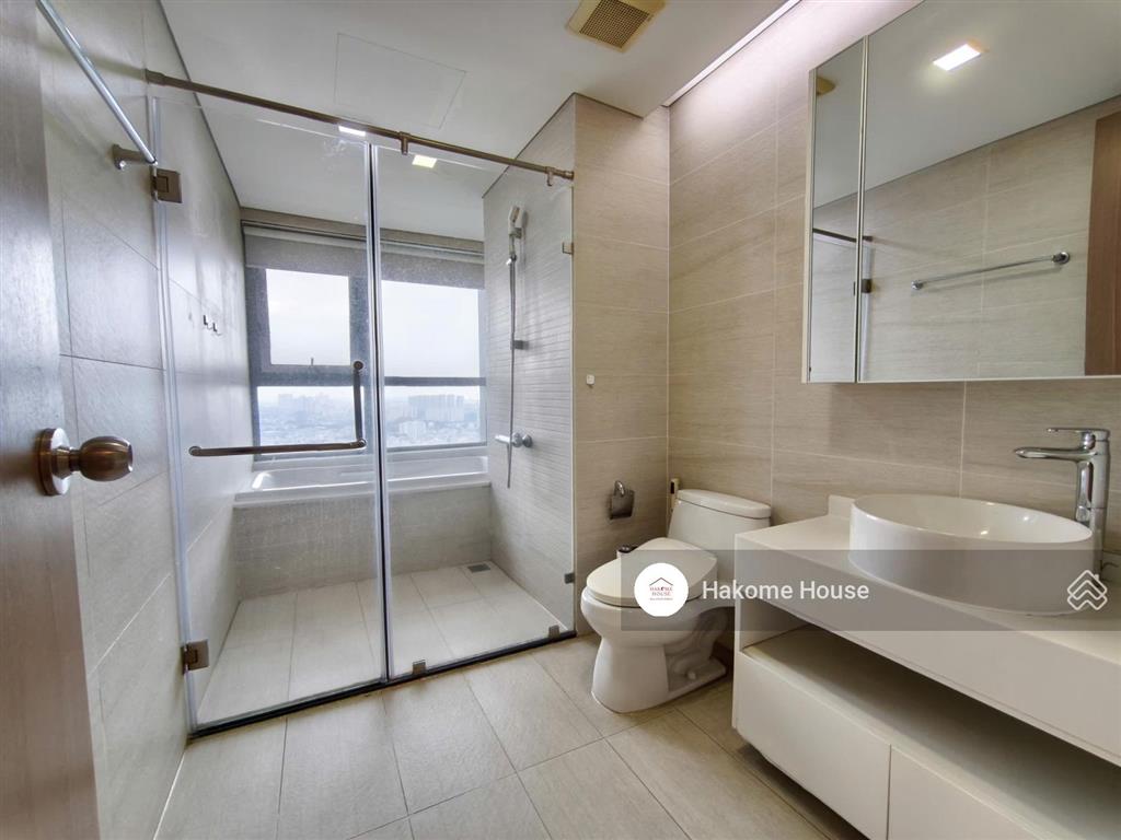 Cho thuê 4pn 3wc 188m2 siêu rộng rãi, view trực diện sông, giá tốt chỉ 65tr/tháng dọn vào ngay