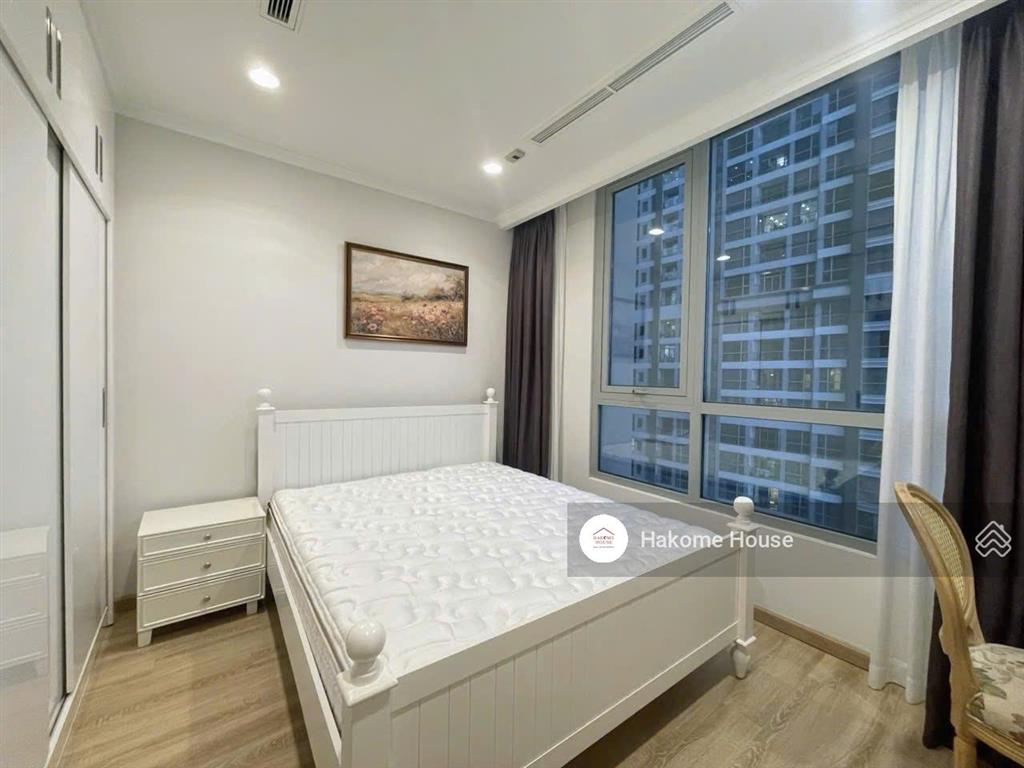 Cho thuê căn hộ 4pn 154m2 đầu hồi tòa central 1, nội thất mới 100%, dọn vào ở ngay còn thương lượng