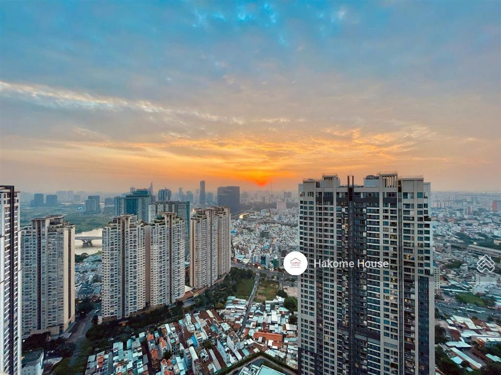 Bán gấp căn hộ 2pn 2wc park 6 view thành phố đẹp, full nội thất mới, sẵn sổ hồng lâu dài