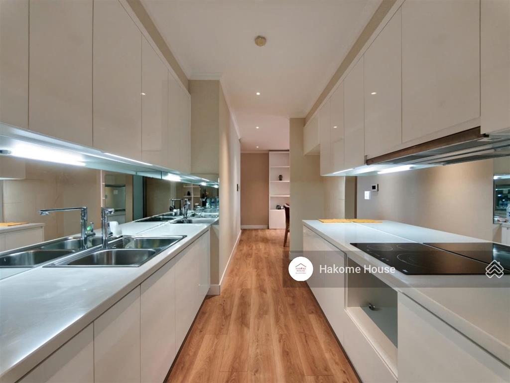 Cho thuê căn hộ 2pn 84m2 decor đẹp tại vinhomes central park, nhà mới 100%, view bitexco siêu đẹp
