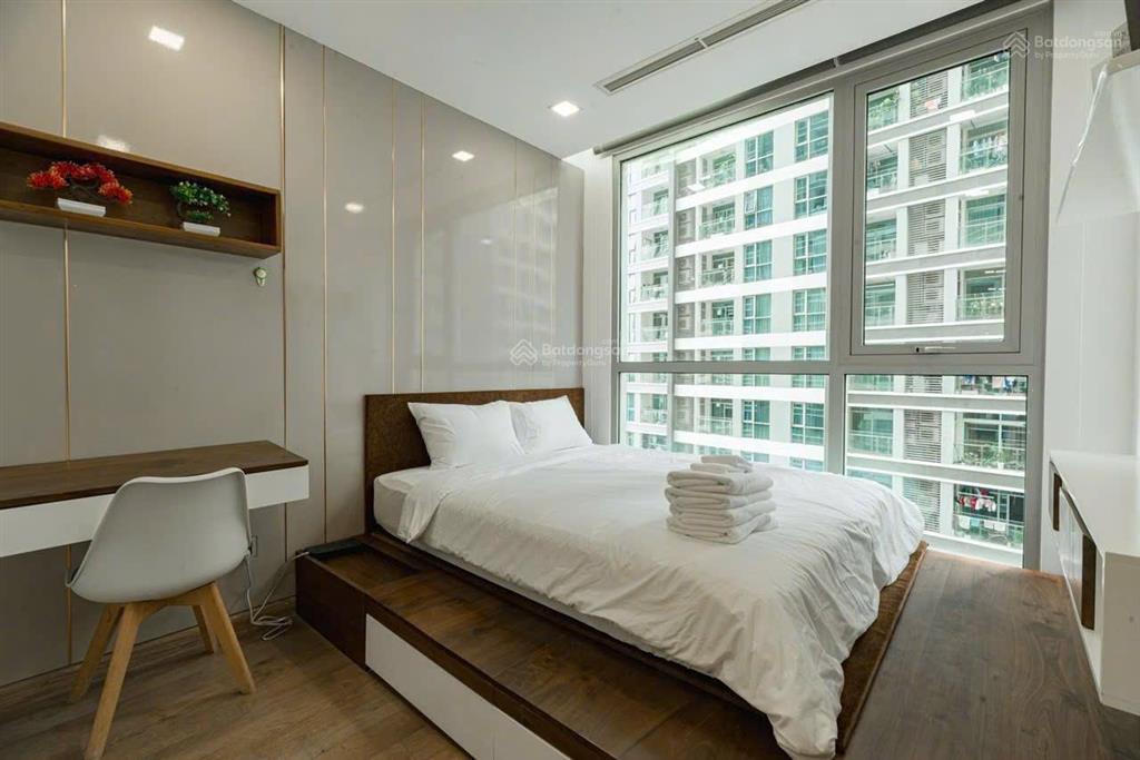 Cho thuê căn hộ 2pn 87m2 view sông khu park, có bồn tắm nằm, decor sang trọng dọn vào ngay