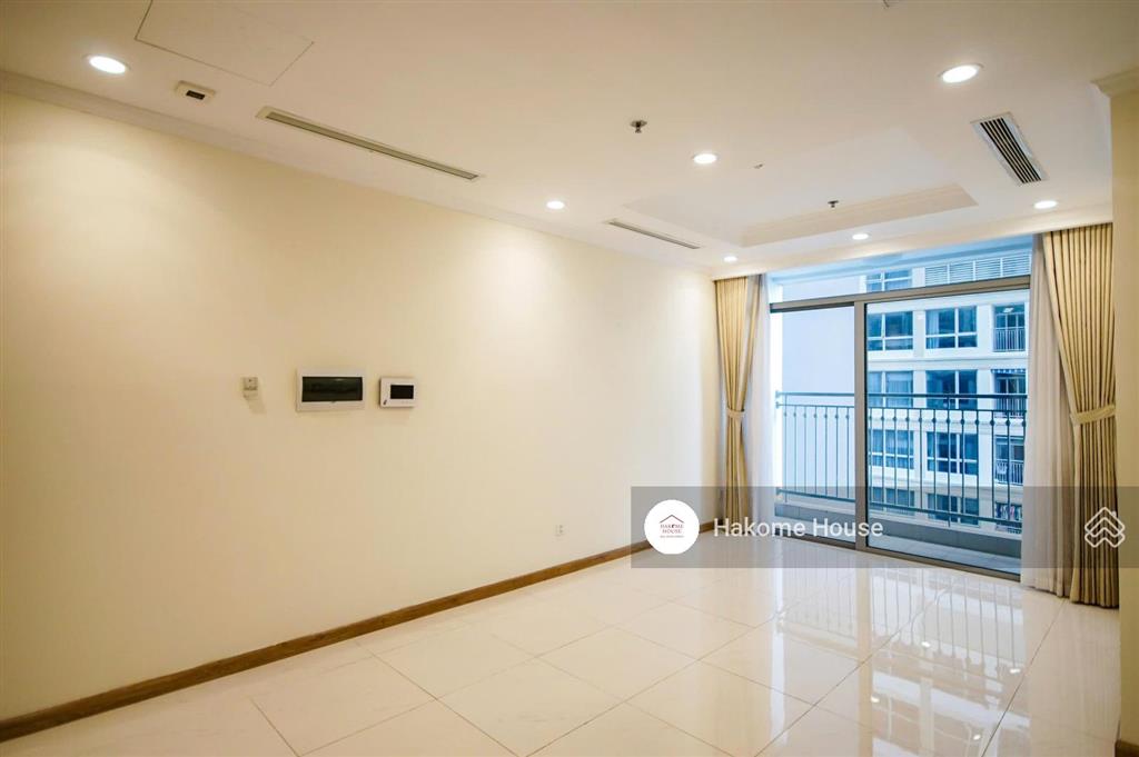 Cần bán căn hộ 2pn 82m2 tòa landmark, nội thất cơ bản dễ decor, giá tốt chỉ 8 tỷ bao hết còn tl