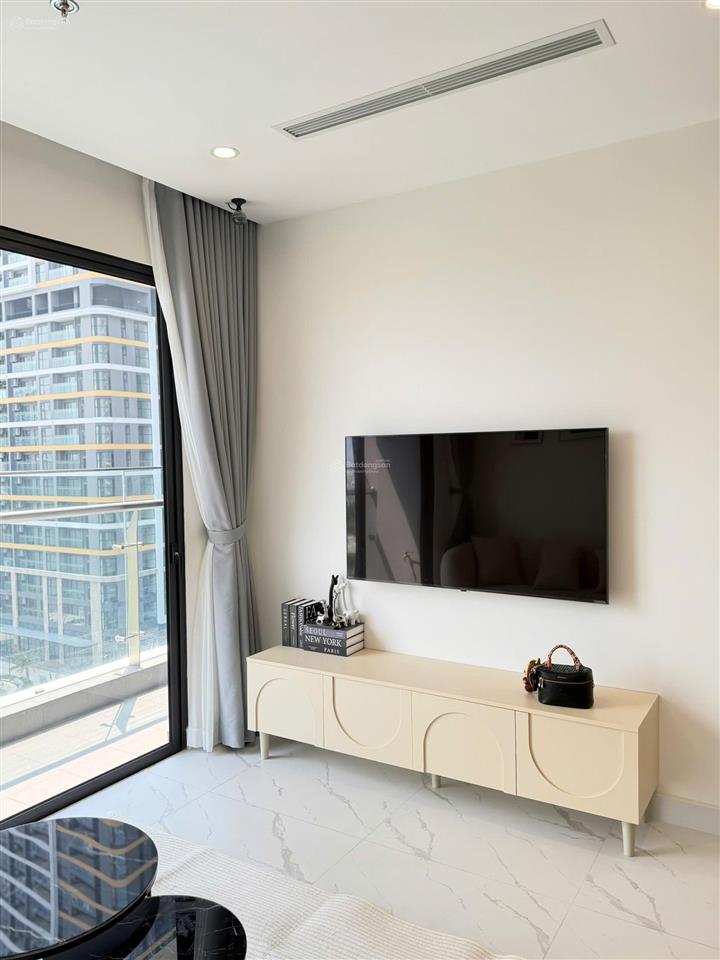 Cần thuê nhanh  căn hộ 2 phòng ngủ the opus full nội thất mới 100%