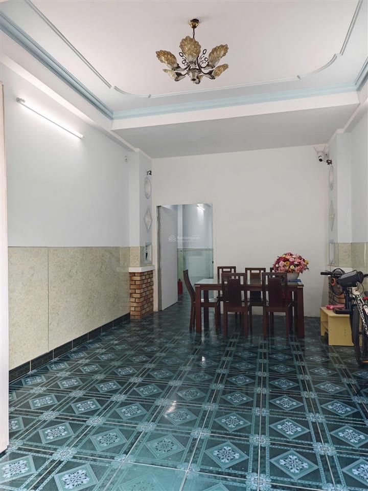 Nhà phố cho thuê 4pn + 4wc đường nội bộ trần não, xe hơi vào tận nhà, có bảo vệ đêm