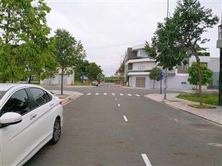 Lô đất 2 mặt tiền lớn,sổ sẵn chuyển nhượng chỉ 1,1ty bao thuế phítiện ích đầy đủ có hỗ trợ bank