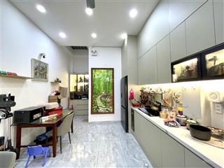 Bán nhà riêng tại phan đăng lưu, 9,8 tỷ, 50m2, đẹp, tiện ích gần gũi