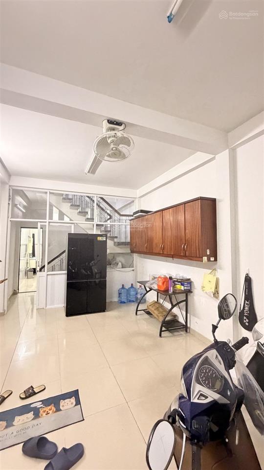 Hẻm 4 m đường phan xích long khu ẩm thực