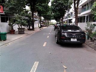 Bán bt đẹp xuất sắc, đường 35, cát lái, thủ đức, 9,999 tỷ, 5.2m dài 16 kc xd 3 tầng