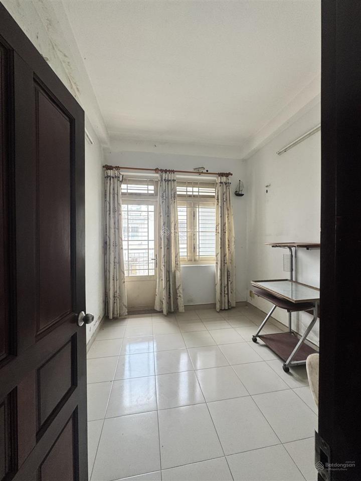 Nhà đẹp lý chính thắng hẻm xe hơi 5 bước ngang 3m dài 21m 4 tầng 5pn