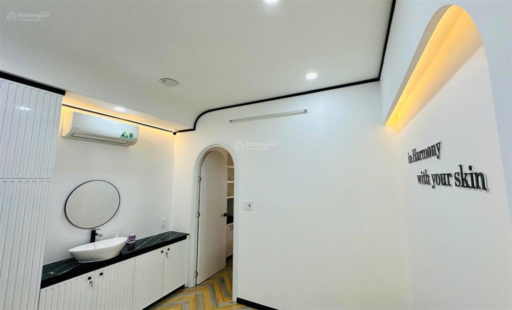 Nhà đẹp hẻm 4m lê văn sỹ, p. 11, phú nhuận