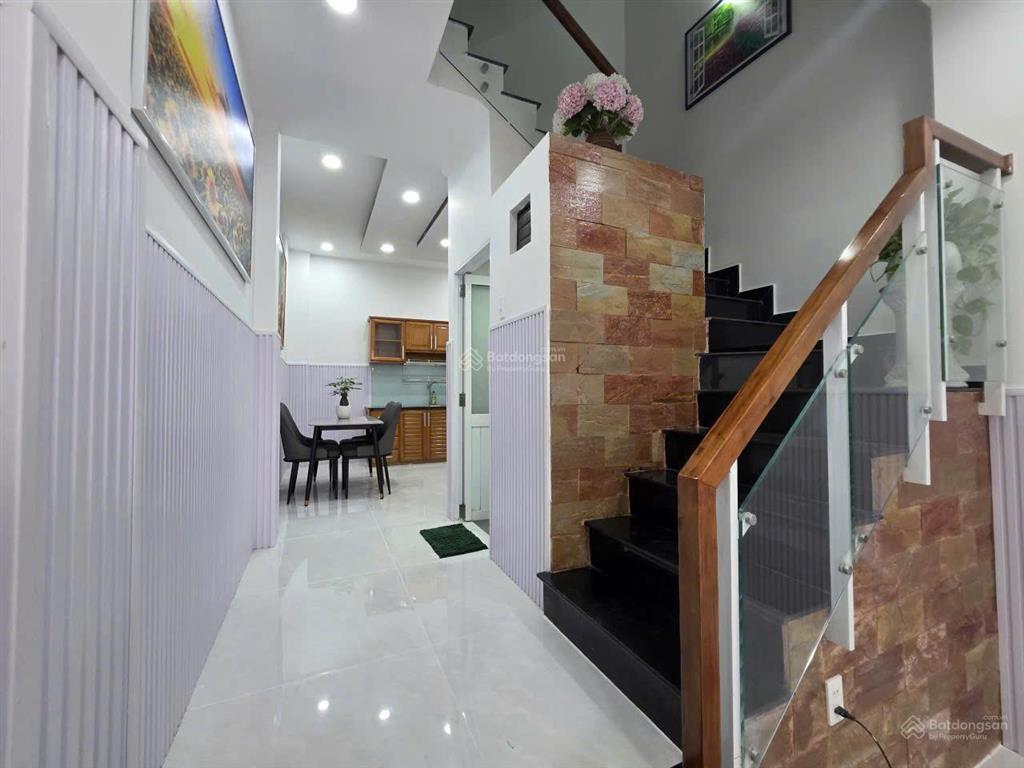 Mặt tiền võ trứ gần chợ xóm mới nhà 4 tầng hoàn công tầng trệt kinh doanh 9,79 tỷ