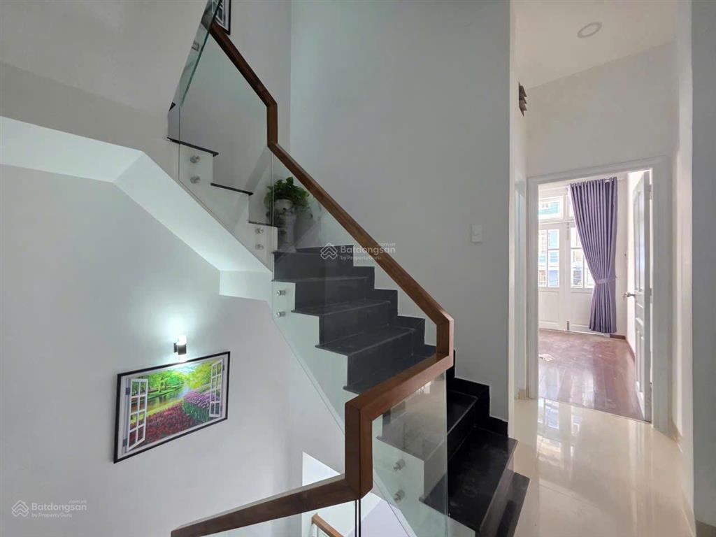Mặt tiền võ trứ gần chợ xóm mới nhà 4 tầng hoàn công tầng trệt kinh doanh 9,79 tỷ