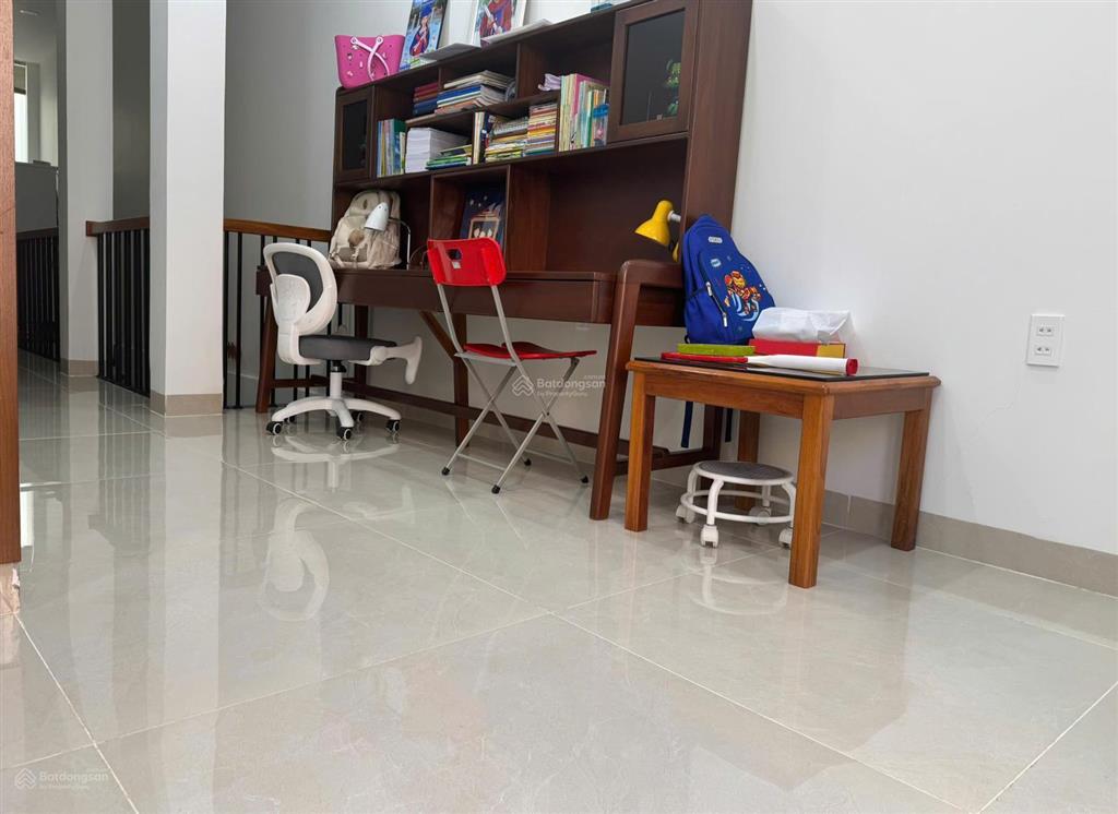 Hàng hiếm phan vinh nhà 2 tầng 97,5m2 gỗ gõ đỏ nguyên tấm gần biển